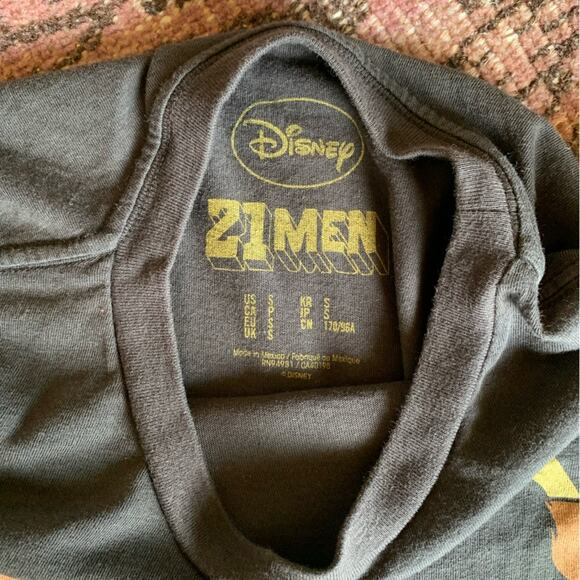 Lion king tshirt size small - Picture 2 of 2